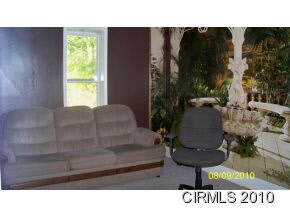 613 E Tyler St, Fairmount, IN 46928 photo 3