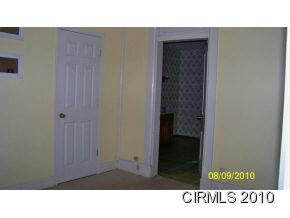 613 E Tyler St, Fairmount, IN 46928 photo 5
