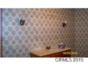 613 E Tyler St, Fairmount, IN 46928 photo 8
