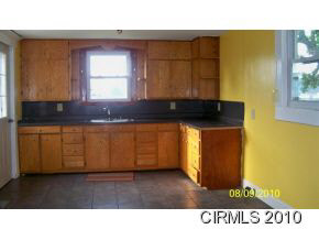 613 E Tyler St, Fairmount, IN 46928 photo 4