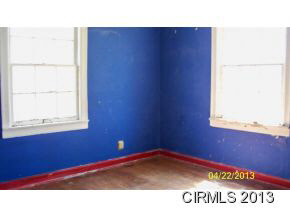 907 W 9th St, Marion, IN 46953 photo 5