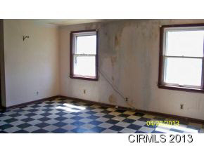 907 W 9th St, Marion, IN 46953 photo 7