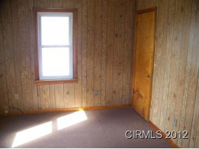 104 Vine St, Gas City, IN 46933 photo 6