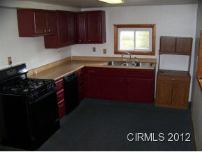 104 Vine St, Gas City, IN 46933 photo 4