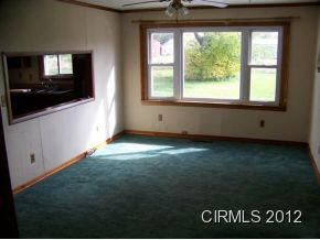 104 Vine St, Gas City, IN 46933 photo 3