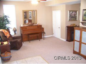 109 W South A St, Gas City, IN 46933 photo 6