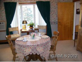 613 E Highland Ave, Marion, IN 46952 photo 9