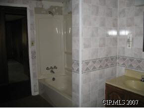 516 Wabash St, Converse, IN 46919 photo 6