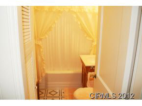 260 N Maple St, Wabash, IN 46992 photo 9