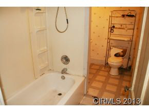 236 E Hill St, Wabash, IN 46992 photo 7