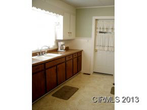 37 N 2nd St, Upland, IN 46989 photo 5