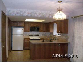 1082 Mitten Dr, Wabash, IN 46992 photo 3