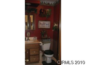 8918 E Cardinal Ln, Fairmount, IN 46928 photo 12