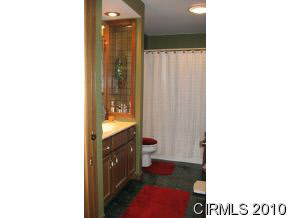 8918 E Cardinal Ln, Fairmount, IN 46928 photo 11