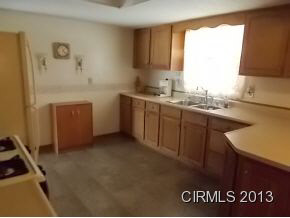 911 W 14th St, Marion, IN 46953 photo 6