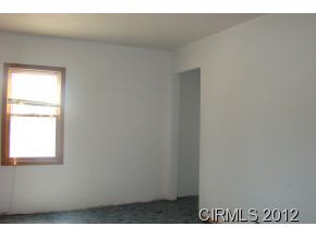 407 E Christy St, Marion, IN 46952 photo 3