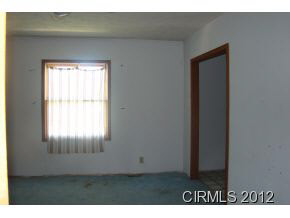 407 E Christy St, Marion, IN 46952 photo 4