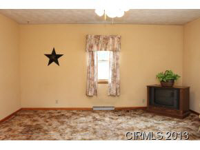 325 E 10th St, Jonesboro, IN 46938 photo 3