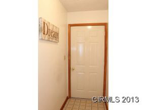 325 E 10th St, Jonesboro, IN 46938 photo 2