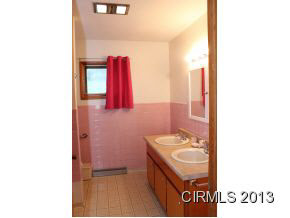 325 E 10th St, Jonesboro, IN 46938 photo 9