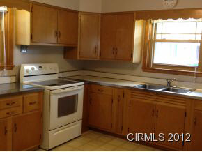 1018 N Wabash Ave, Marion, IN 46952 photo 4