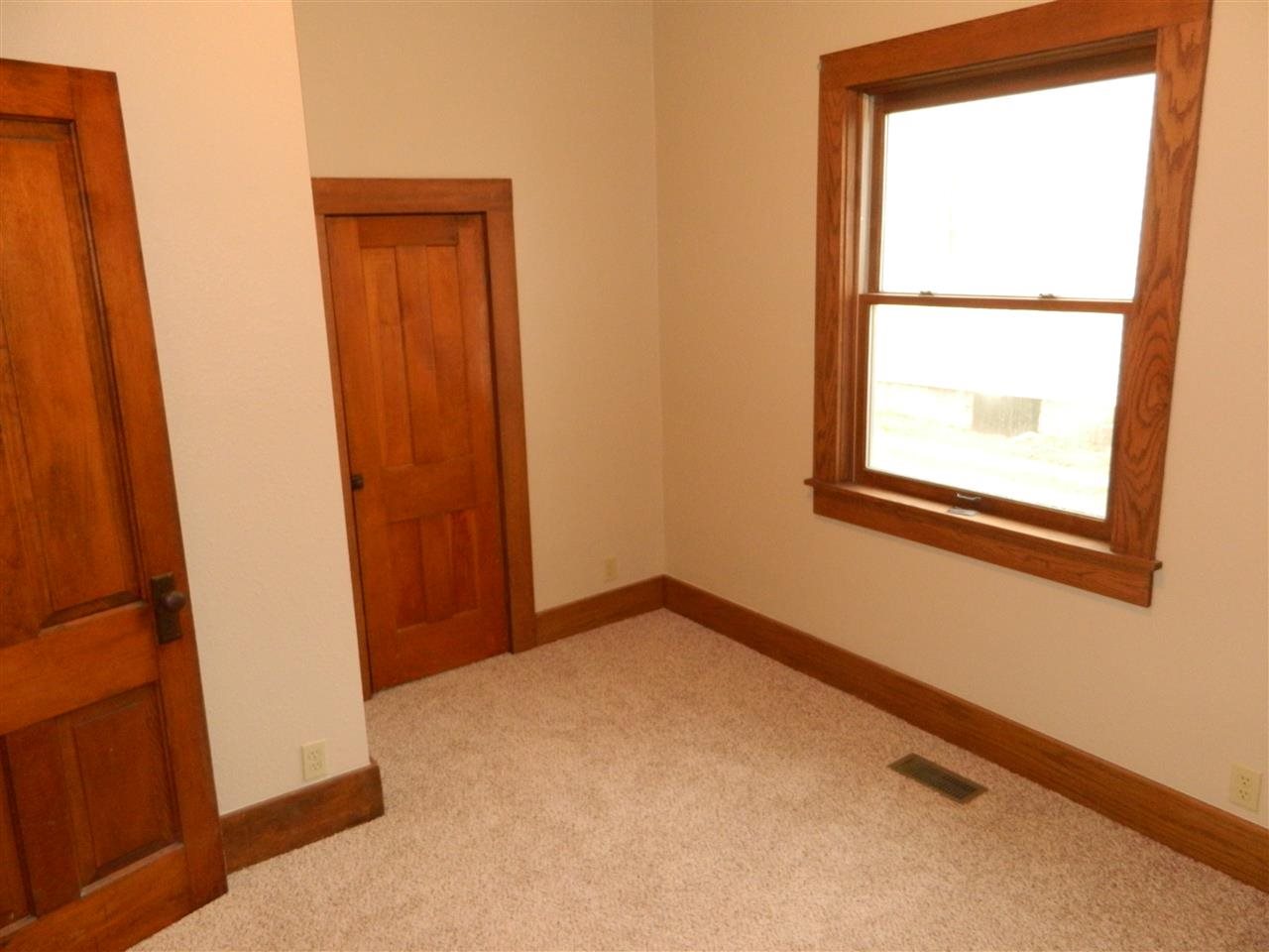 264 E Main St, Peru, IN 46970 photo 8