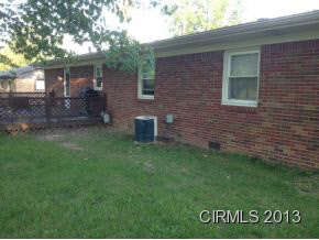 578 W Washington St, Upland, IN 46989 photo 2
