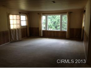 258 E Urban St, Upland, IN 46989 photo 3
