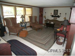 601 Hillsdale Dr, Kokomo, IN 46901 photo 2