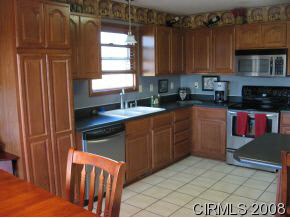 6828 N 500 E, Windfall, IN 46076 photo 2