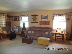 340 S Arnold St, Roann, IN 46974 photo 5