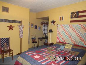 340 S Arnold St, Roann, IN 46974 photo 15