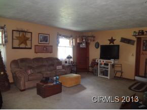 340 S Arnold St, Roann, IN 46974 photo 6
