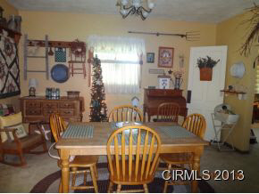 340 S Arnold St, Roann, IN 46974 photo 7