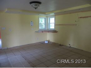 107 W Taylor St, Swayzee, IN 46986 photo 8