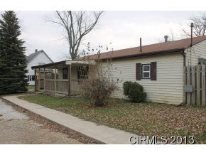119 W Urban St, Upland, IN 46989 photo 2