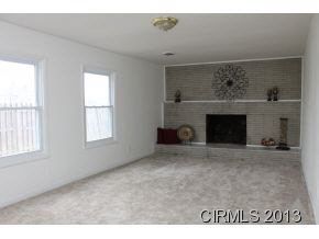 119 W Urban St, Upland, IN 46989 photo 4