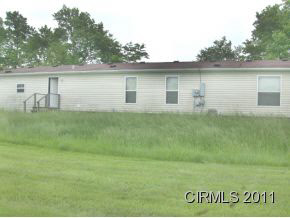 910 Bobtail Dr, Peru, IN 46970 photo 2