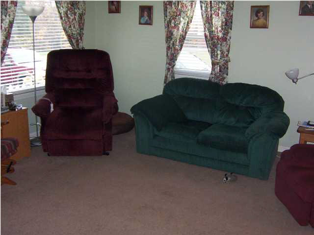 32 E Ashburn Rd, Santa Claus, IN 47579 photo 2