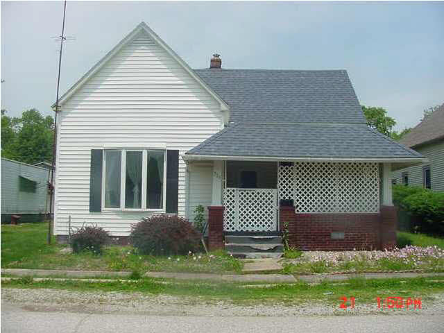 315 W Elm St, Oakland City, IN 47660 photo 1