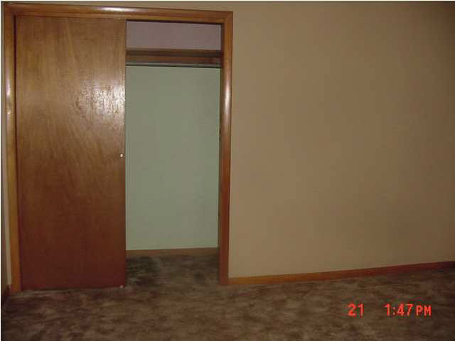 315 W Elm St, Oakland City, IN 47660 photo 7
