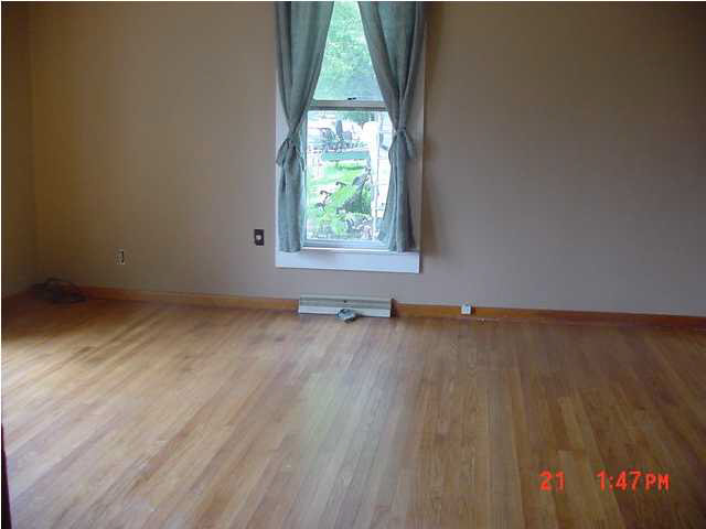315 W Elm St, Oakland City, IN 47660 photo 6