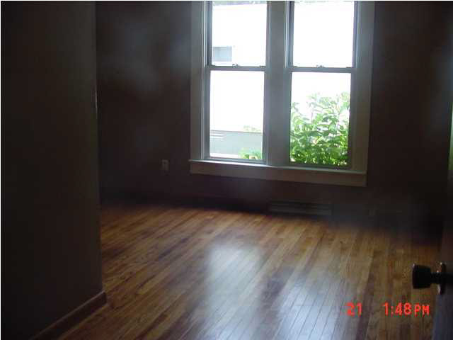 315 W Elm St, Oakland City, IN 47660 photo 9