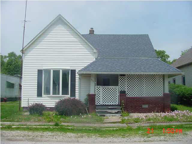 315 W Elm St, Oakland City, IN 47660 photo 4