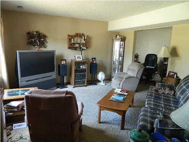 2525 Swinging Way Ct, Evansville, IN 47711 photo 2