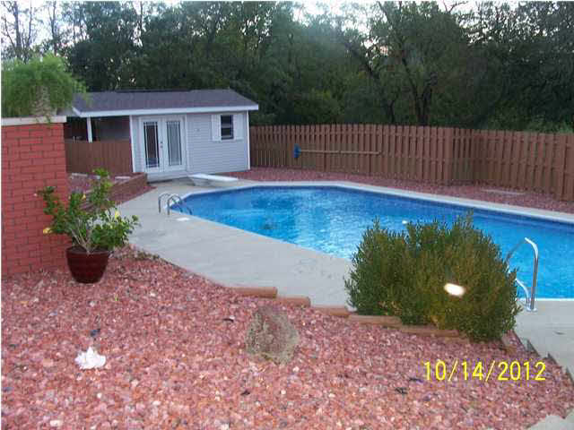 1718 Pleasant Ln, Loogootee, IN 47553 photo 5
