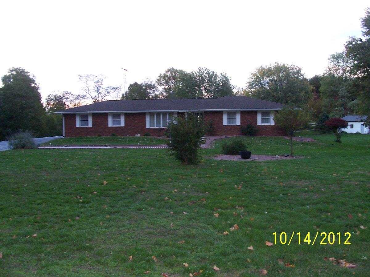 1718 Pleasant Ln, Loogootee, IN 47553 photo 6