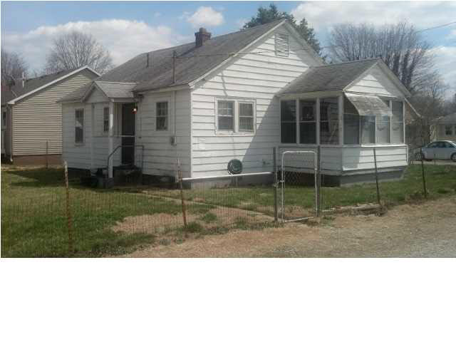 604 E Cherry St, Boonville, IN 47601 photo 5