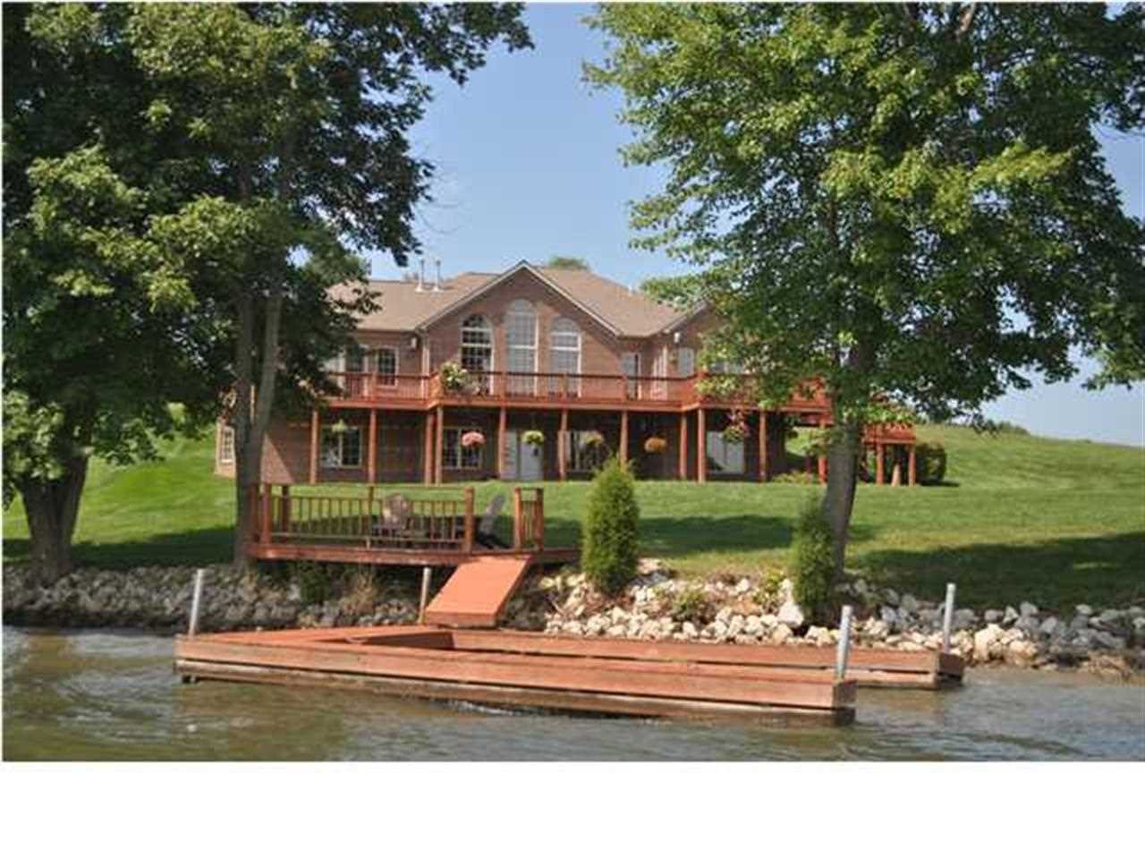 73 W Blue Spruce Dr, Santa Claus, IN 47579 photo 1