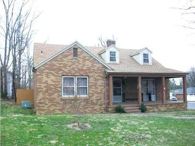 515 E Locust St, Boonville, IN 47601 photo 1